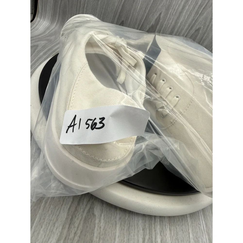 Olukai Tradewind Mens Size 10 Off White Casual Shoes Lightweight Canvas Sneakers